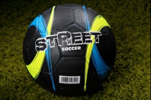 Выбираем футбольный мяч для улицы