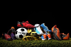 Как выбрать футбольную обувь в зависимости от покрытия поля